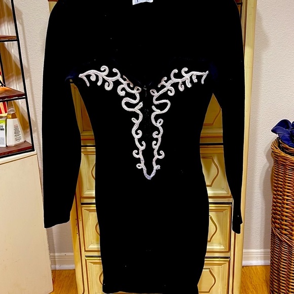 Peep Sweetheart neckline Bodycon mini dress with white trim | size Small - Picture 11 of 11